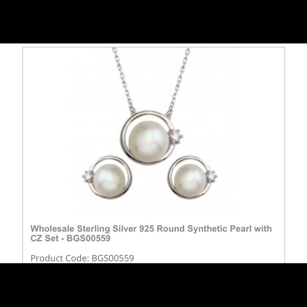 Necklace set whit earrings and pearls